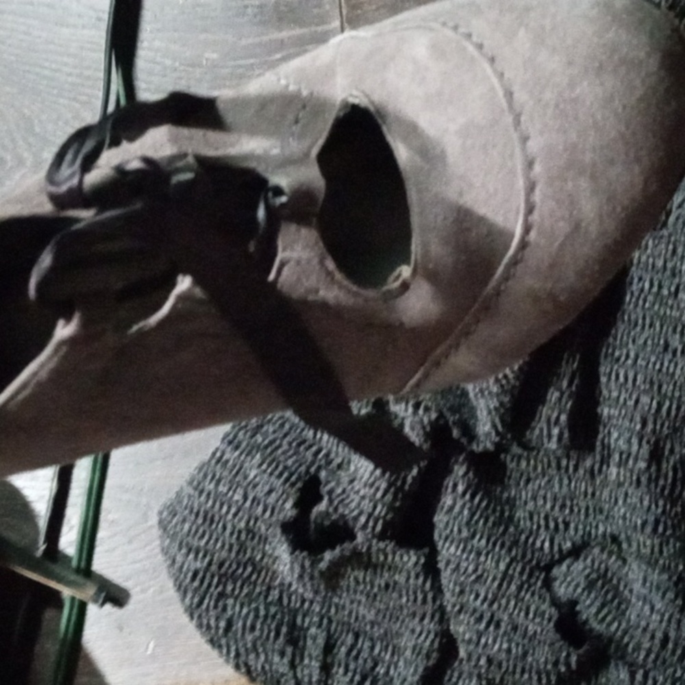 Heels - Picture 3 of 3